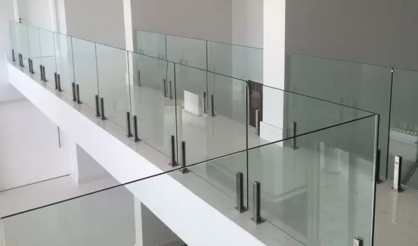 Guarda-corpo de vidro em Porto Alegre