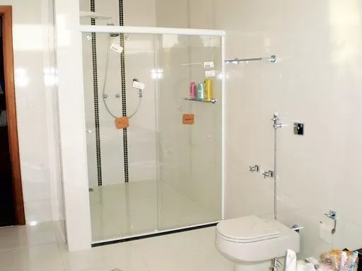 BOX EM VIDRO TEMPERADO